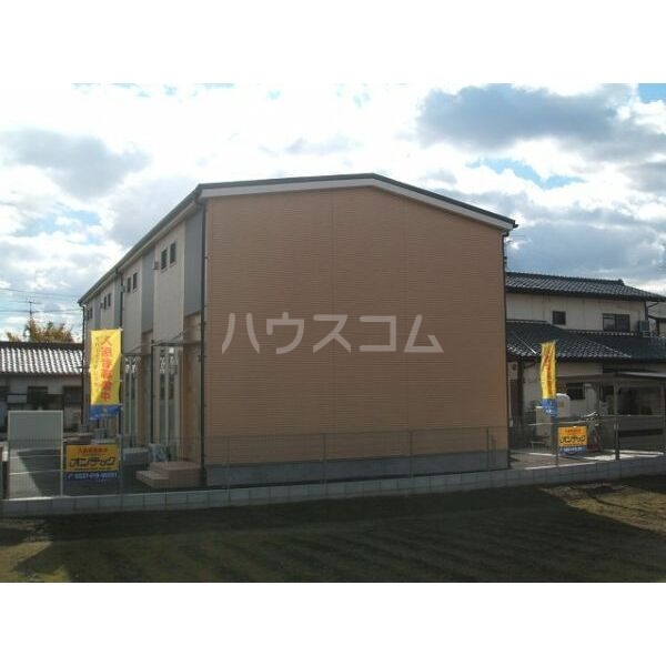 18/27 エントランス