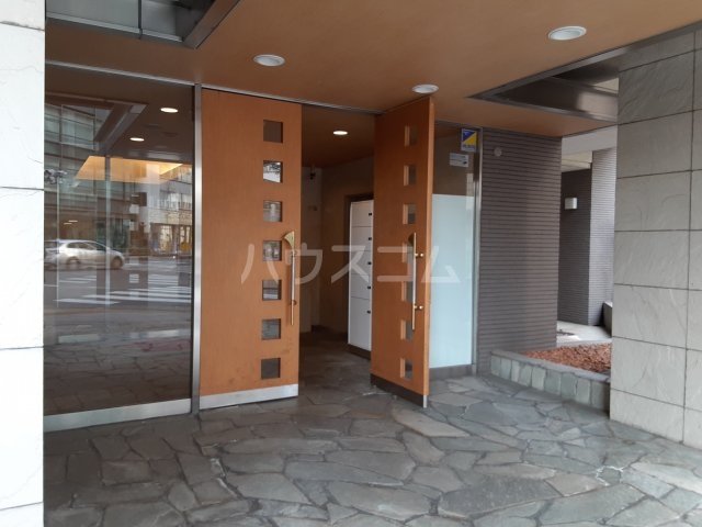 28/30 エントランス