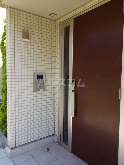 18/29 エントランス