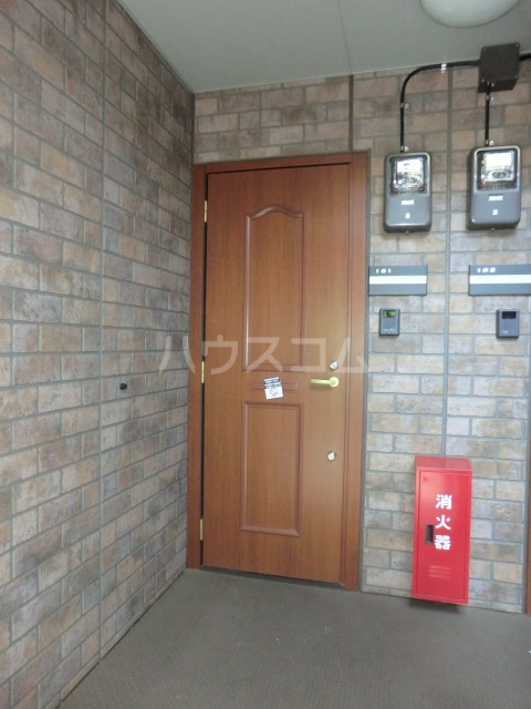 21/30 エントランス