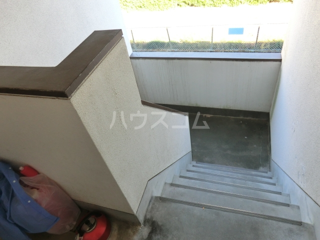 21/23 エントランス