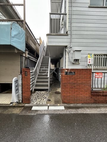 20/30 エントランス