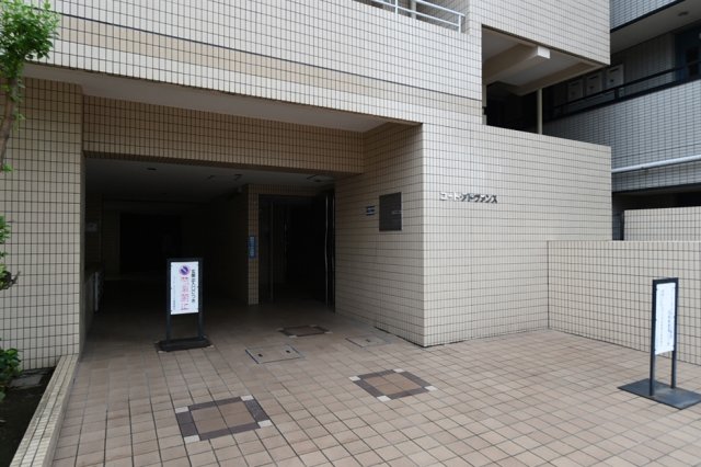 18/22 エントランス