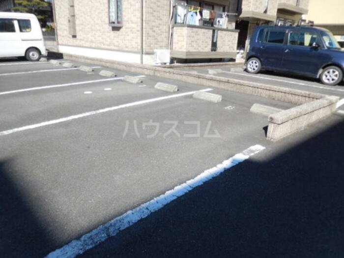 15/15 駐車場
