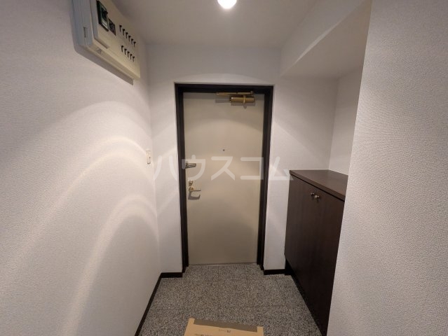 16/30 玄関