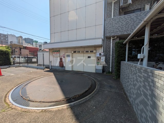 25/27 駐車場