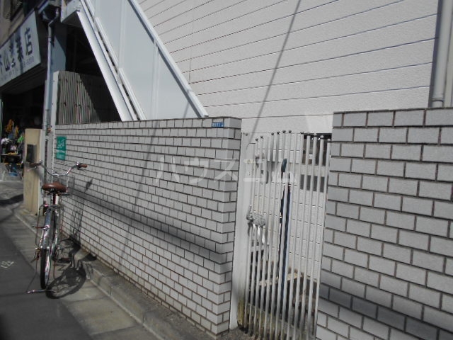 17/18 エントランス