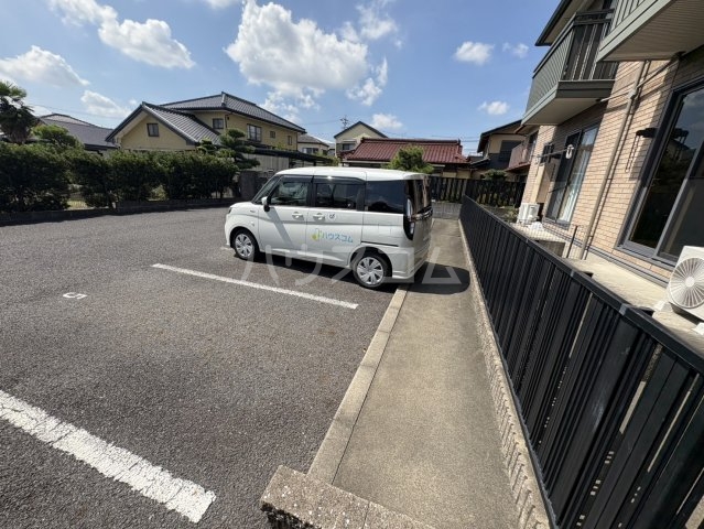 20/27 駐車場