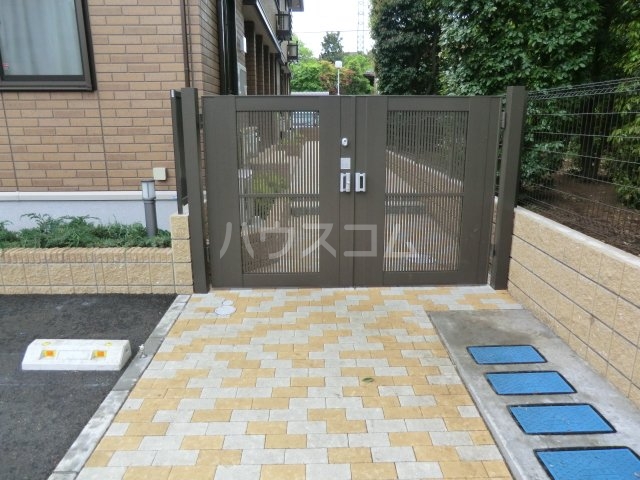 14/19 エントランス