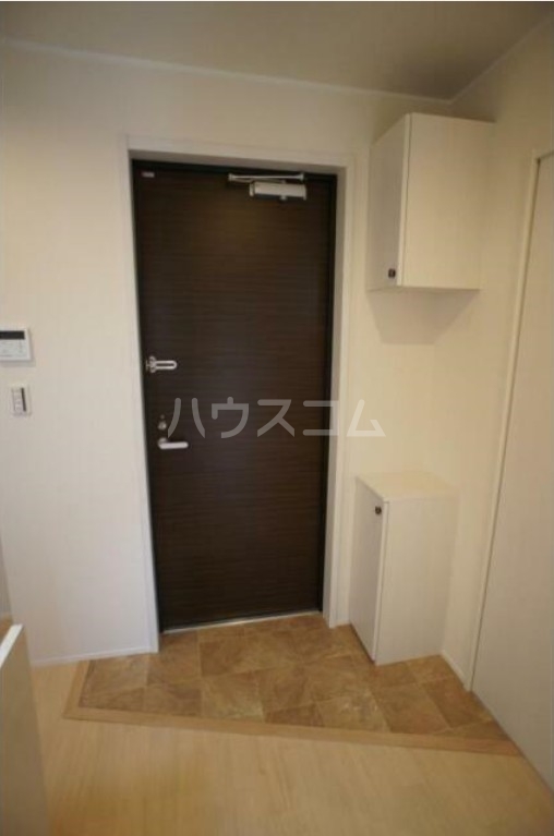 13/16 エントランス