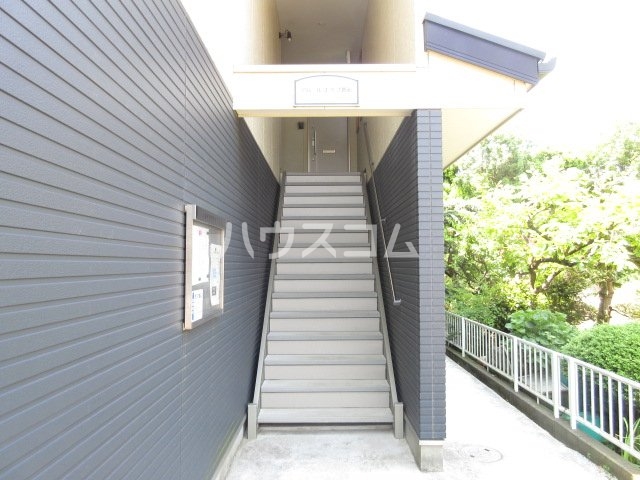 17/27 エントランス