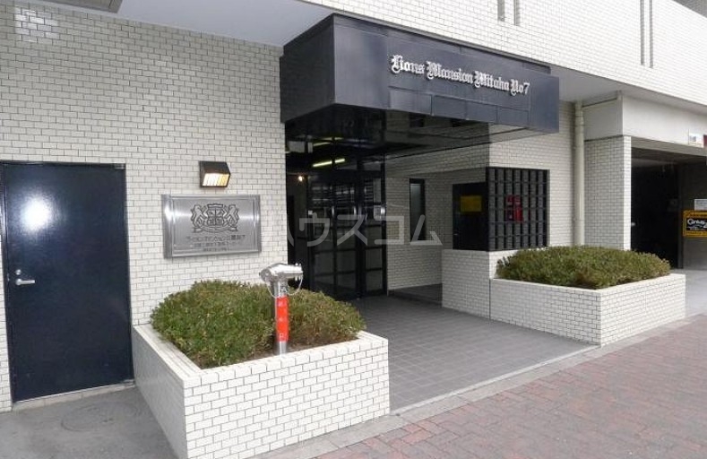 13/19 エントランス