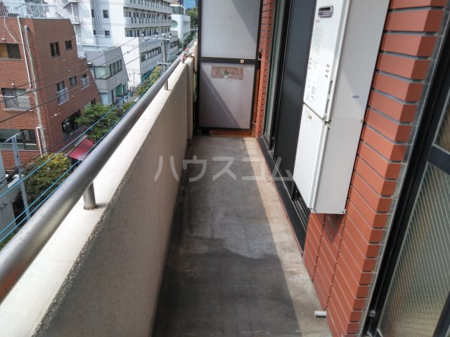 23/30 バルコニー