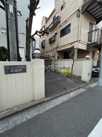 25/30 エントランス