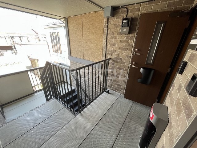 28/30 エントランス