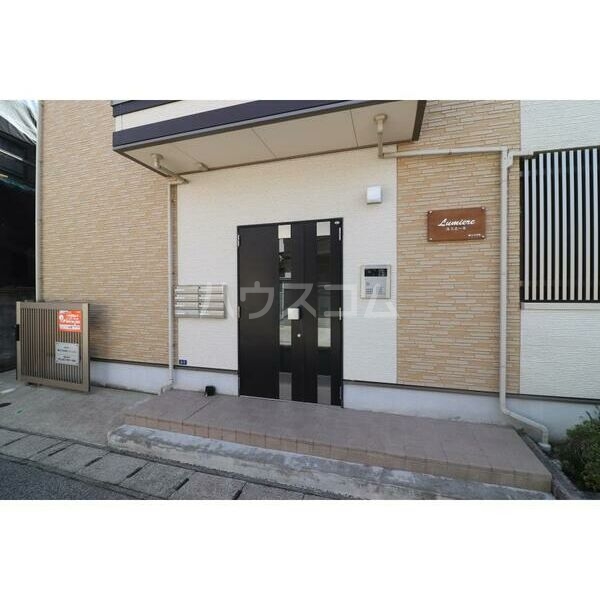 18/29 エントランス