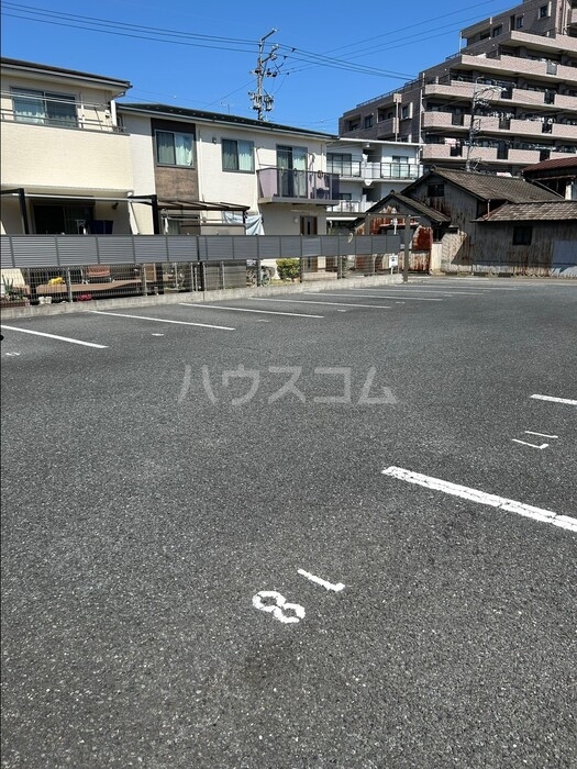 17/28 駐車場