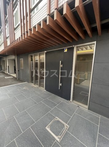 23/29 エントランス