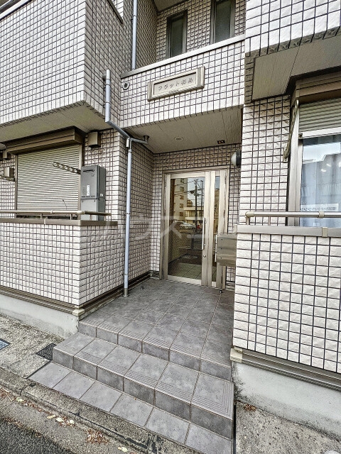 18/21 エントランス