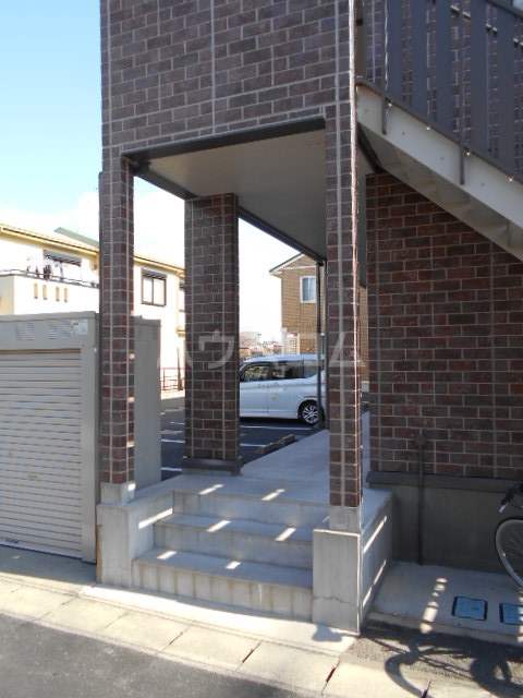 20/30 エントランス