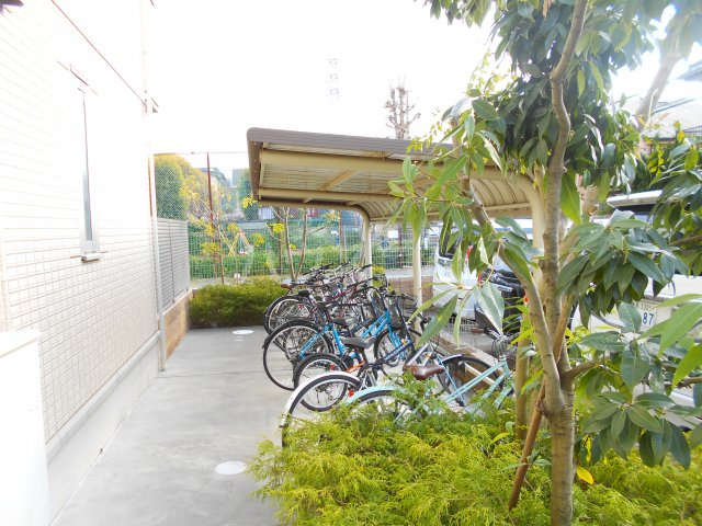 22/23 エントランス