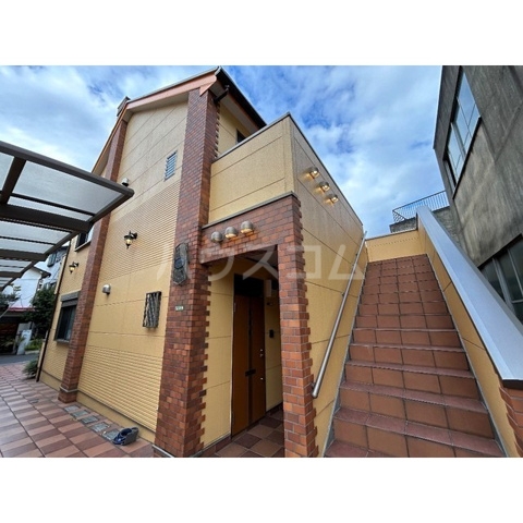 24/30 エントランス