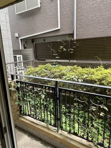 21/27 バルコニー