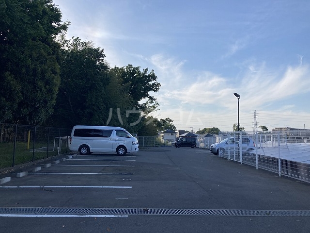 20/29 駐車場