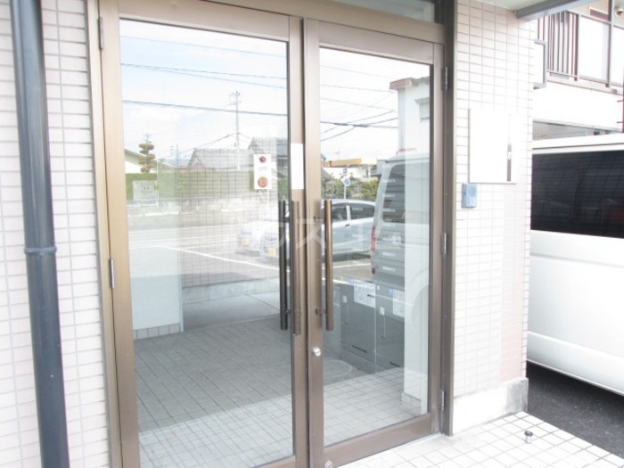 18/29 エントランス