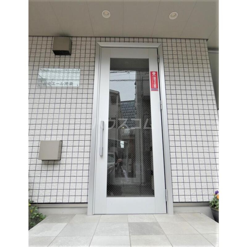 2/2 エントランス