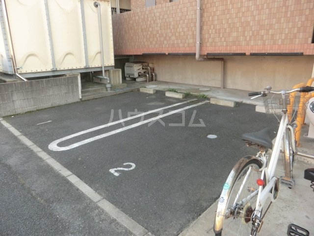 25/30 駐車場