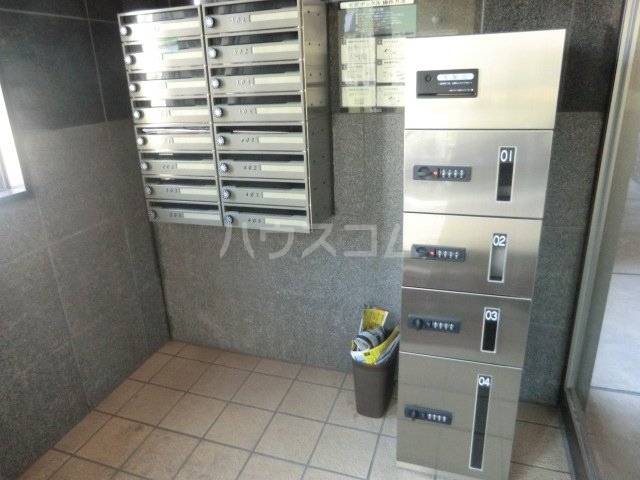 21/30 エントランス