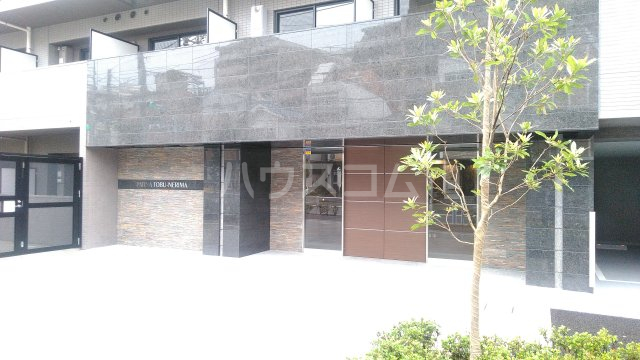 23/24 エントランス