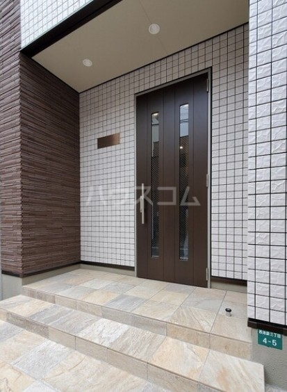 2/5 エントランス