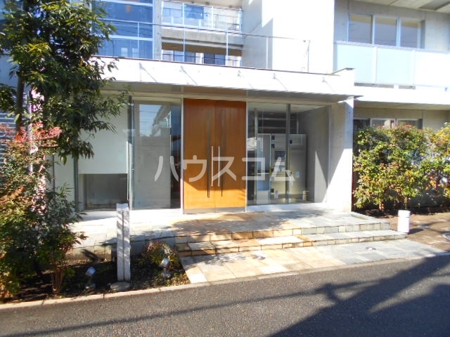 20/29 エントランス