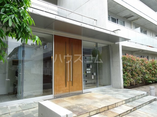 3/4 エントランス