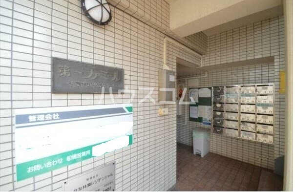 16/26 エントランス