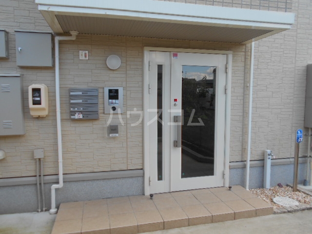 21/30 エントランス