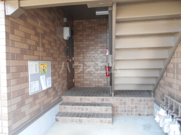 17/25 エントランス