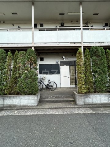 21/22 エントランス