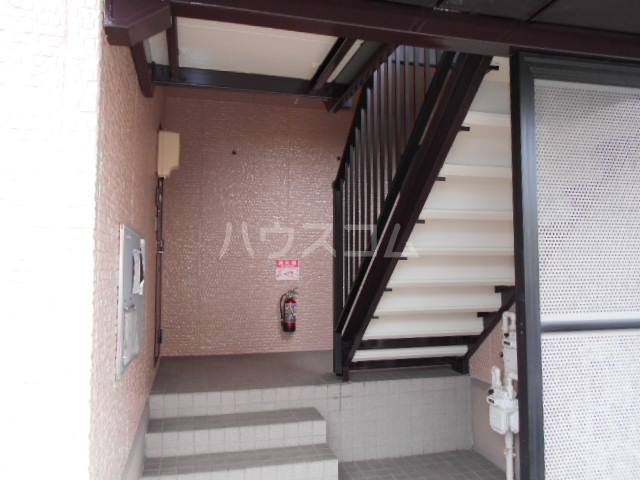 24/30 エントランス