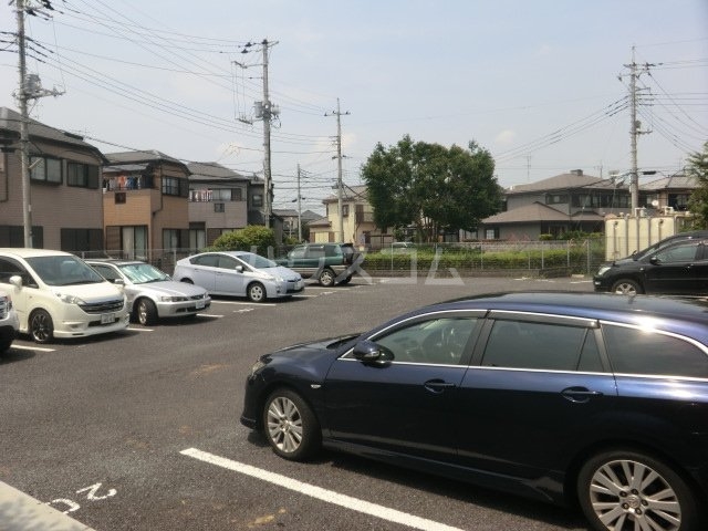 27/30 駐車場