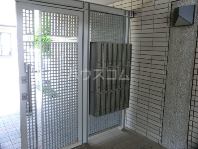 26/30 エントランス