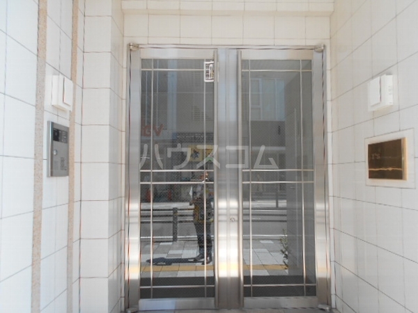 19/28 エントランス