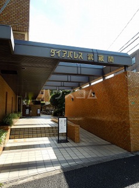 2/3 エントランス