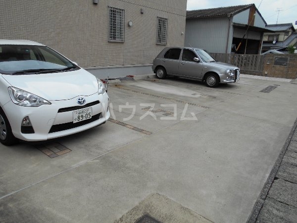 2/10 駐車場