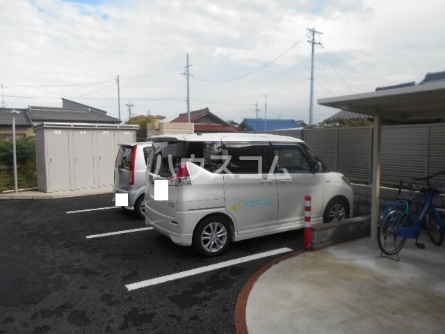 18/26 駐車場