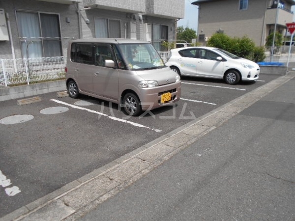 18/26 駐車場