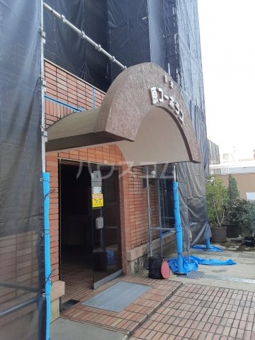 21/22 エントランス