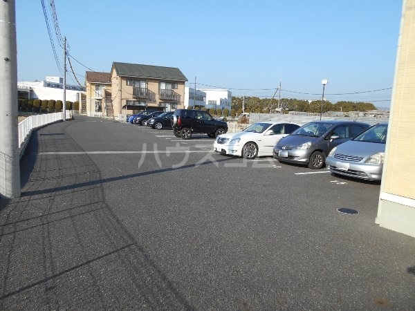 23/30 駐車場